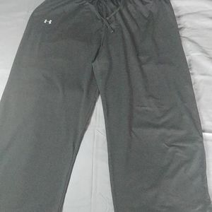 2 pairs Under Armour Wide Leg Capris Large